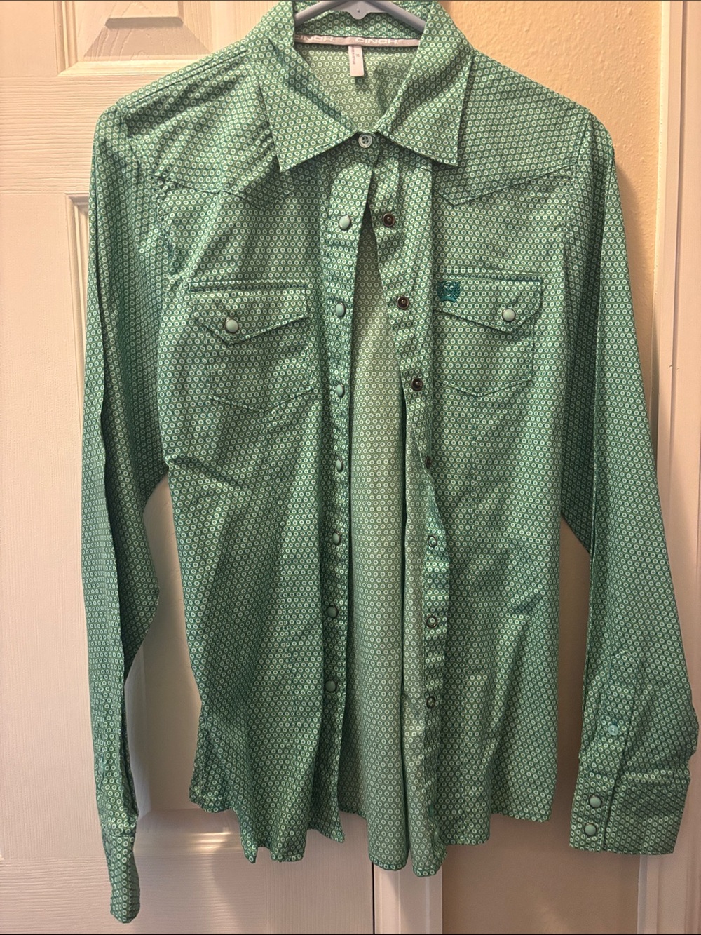 Cinch Women's Mint Green Geometric Button-Down Shirt
